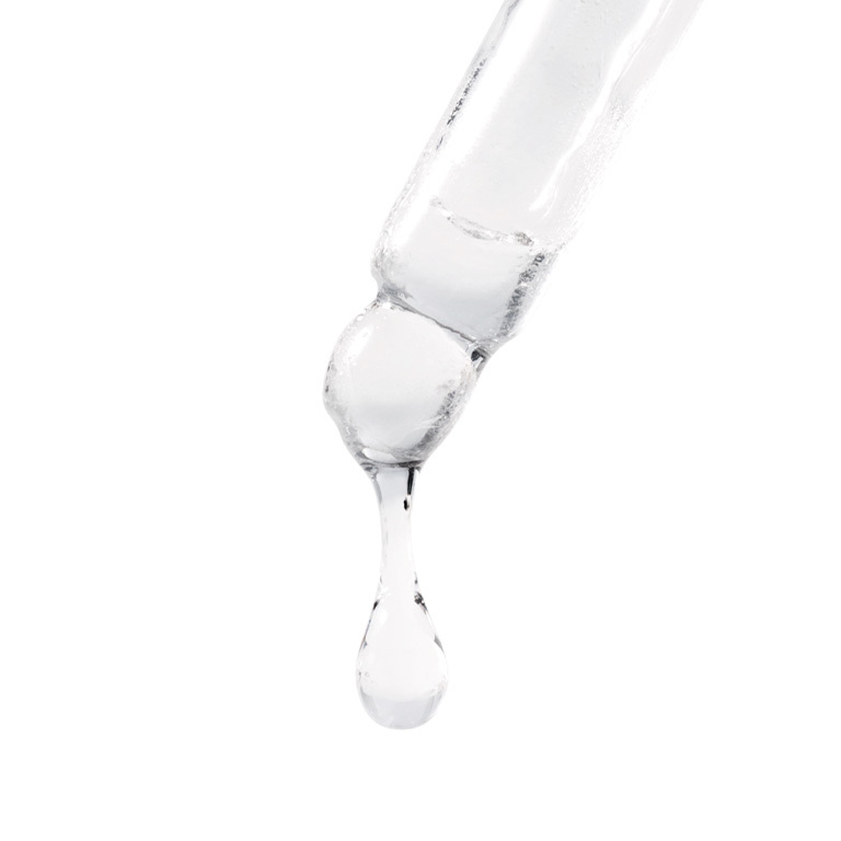 Macro Toma del suero de Mary Kay&reg; Clinical Solutions en cuentagotas
